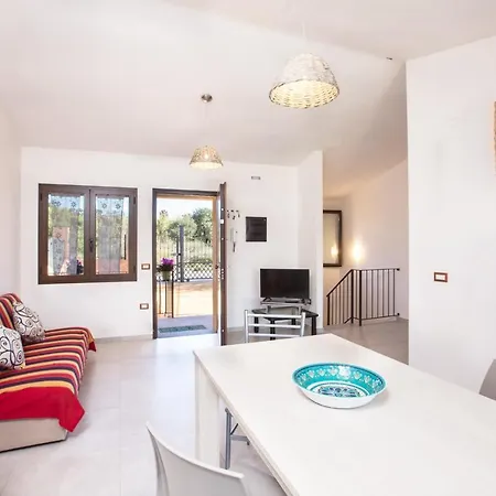 Holiday home Villino Enzo 350 Mt Baia Di Porto Frailis *