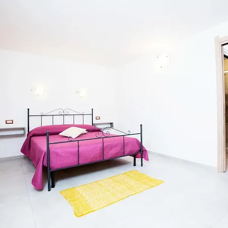 Semesterbostad Villino Enzo 350 Mt Baia Di Porto Frailis